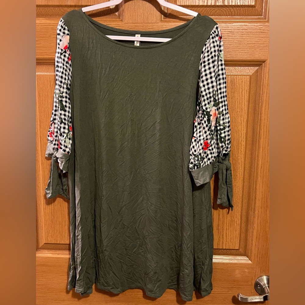 Plus size Boutique Balloon-Sleeve Top